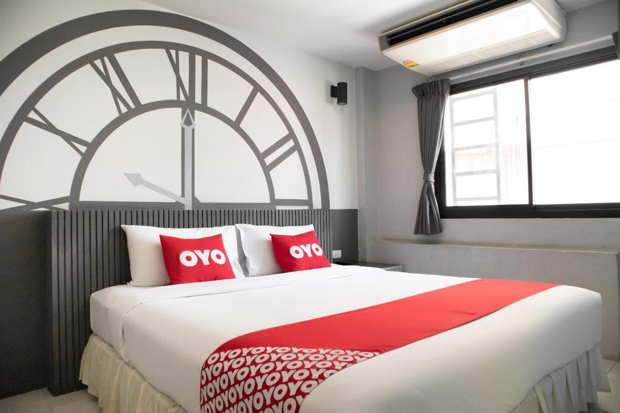 Oyo 501 At Night Hostel Phuket Exterior foto