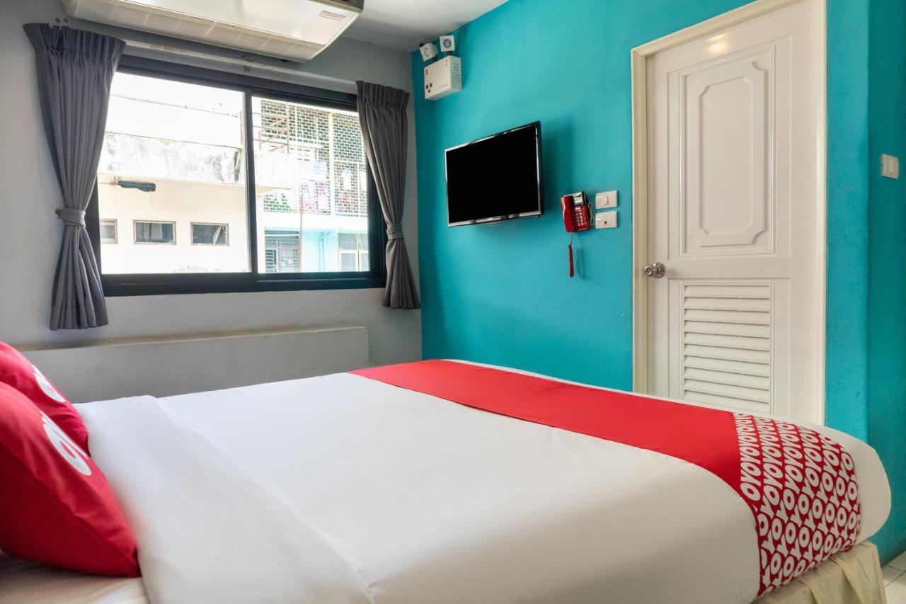 Oyo 501 At Night Hostel Phuket Exterior foto