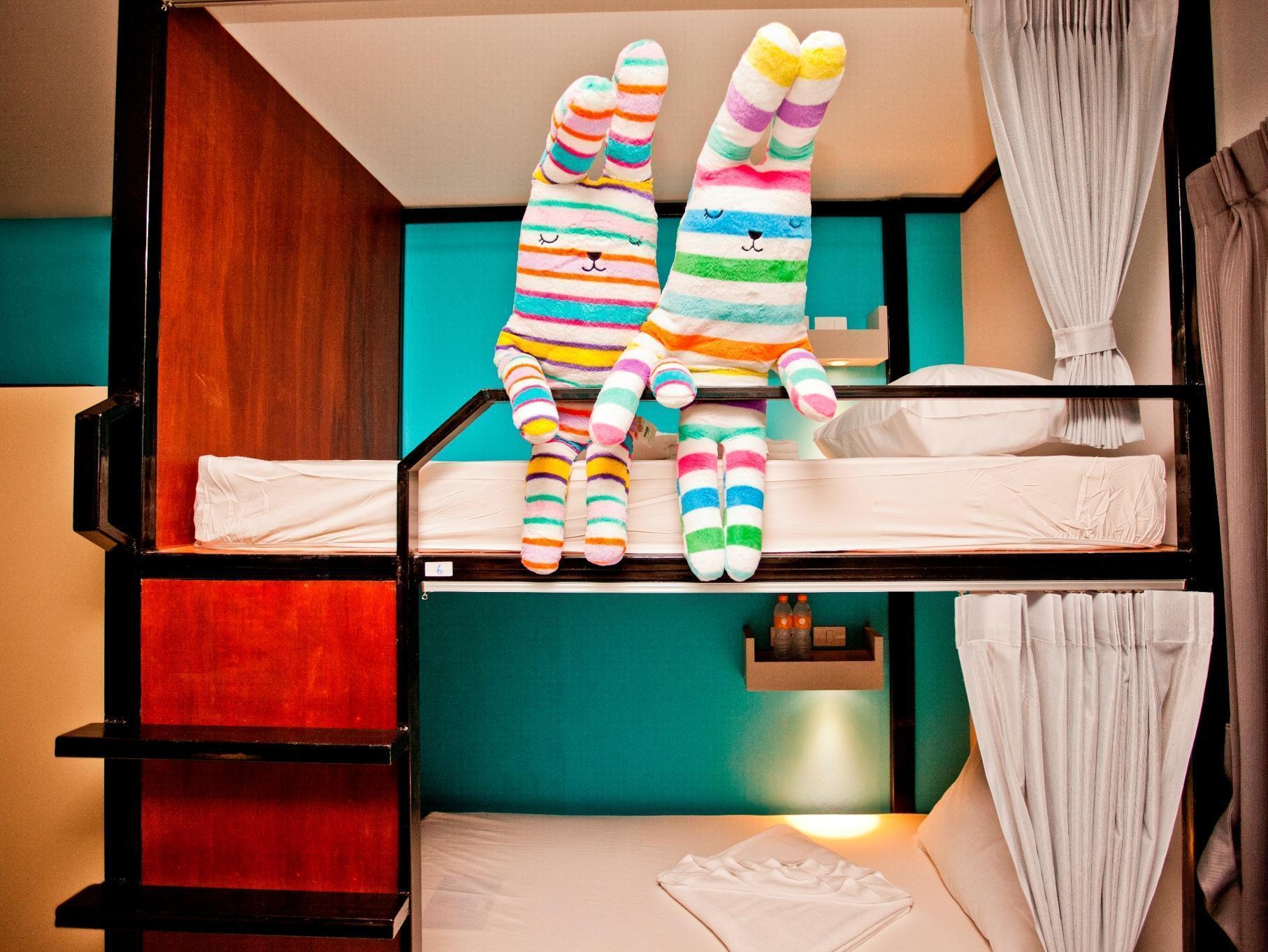 Oyo 501 At Night Hostel Phuket Exterior foto